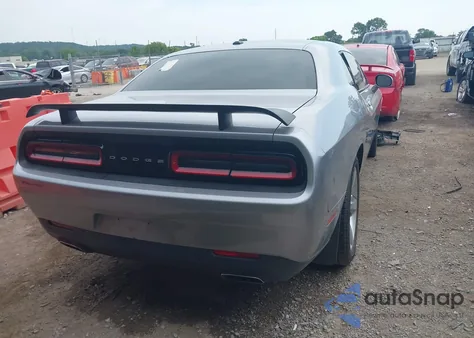 2016 Dodge Challenger Sxt z USA, uszkodzony, nr VIN 2C3CDZAG8GH344705